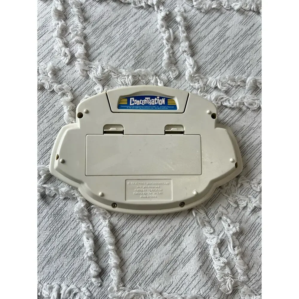 Vintage Concentration Handheld Electronic Game 1999 Tiger Electronics